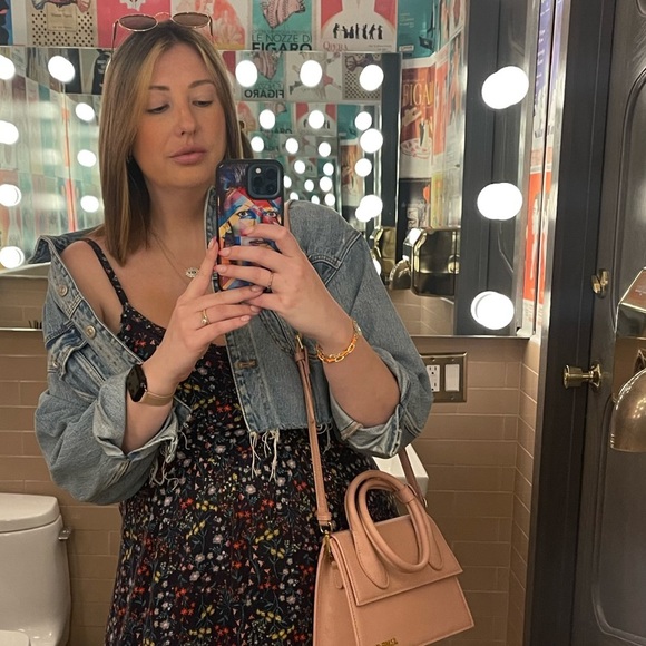 Meet your Posher, Laura - Picture 1 of 1